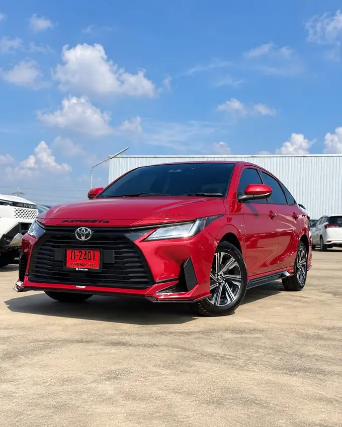 Yaris ATIV สีแดง ป้ายแดง