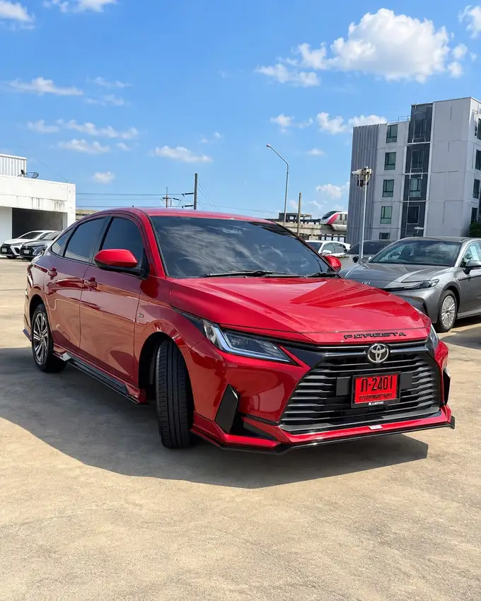 Yaris ATIV สีแดง ป้ายแดง
