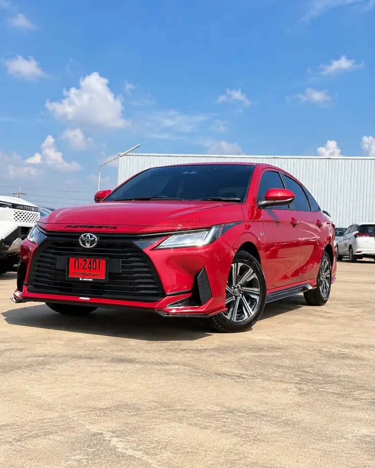Yaris ATIV สีแดง ป้ายแดง
